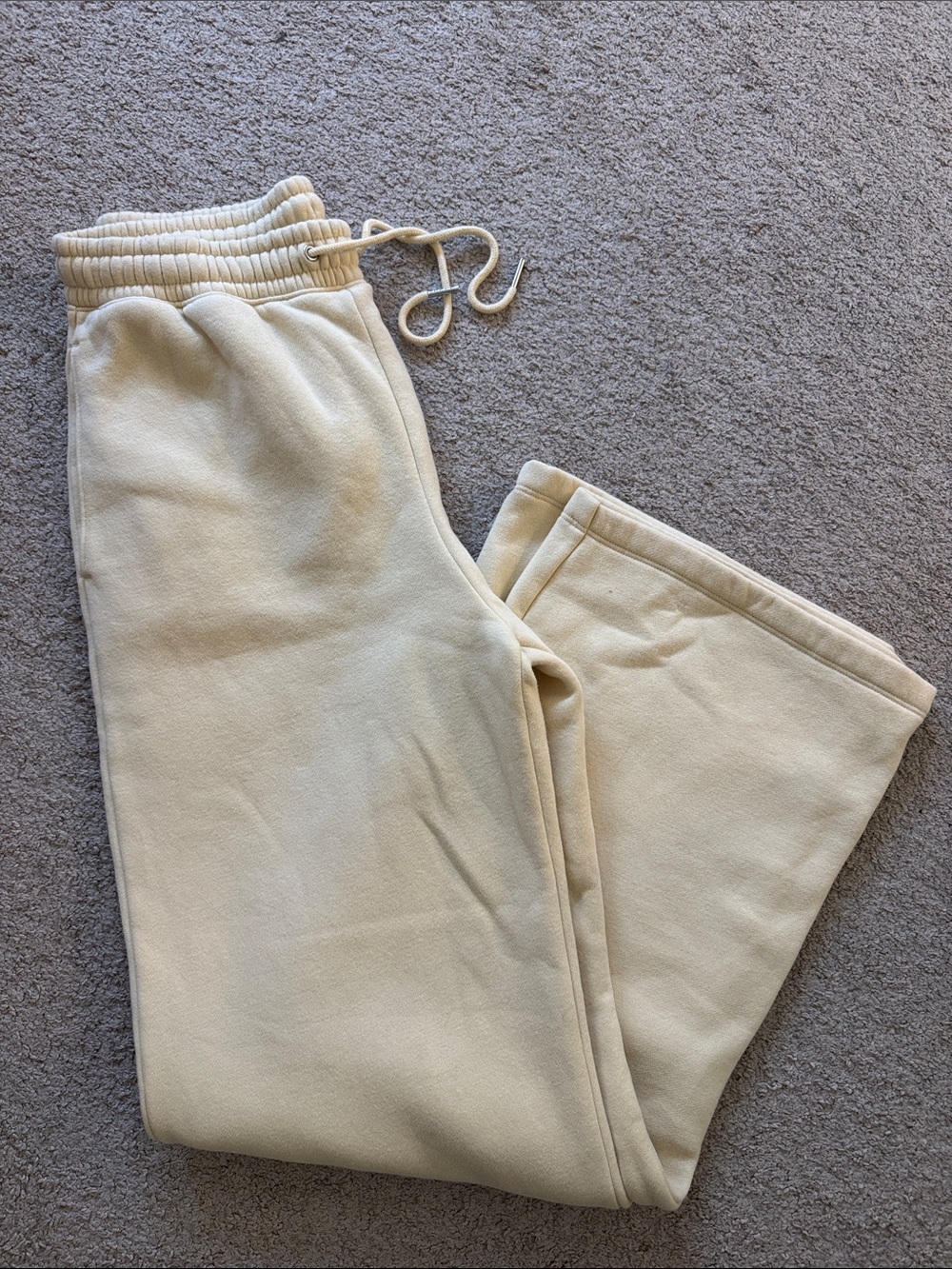 Abercrombie & Fitch Wide Leg Sweatpants in Yellow